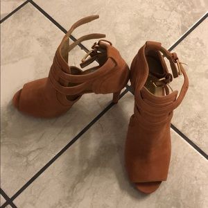 Brand NEW Michael Kors Suede peep toe heel